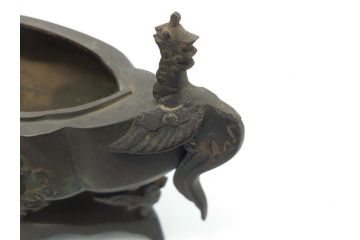 古玩　古銅　麒麟　鳳凰双耳　人物　台座付き　躍動感ある細工に見惚れてしまう香炉(中国?、仏具)(R-062090)