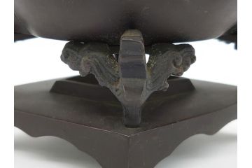 古玩　古銅　麒麟　鳳凰双耳　人物　台座付き　躍動感ある細工に見惚れてしまう香炉(中国?、仏具)(R-062090)