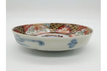 幕末〜明治期　伊万里焼　金襴手　色絵　染付　花桃文　5.4寸皿　約16.5cm　煌びやかで豪華な絵付けの深皿3枚セット(五寸四分、中皿、和食器、和皿)(R-062091)