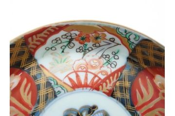 幕末〜明治期　伊万里焼　金襴手　色絵　染付　花桃文　5.4寸皿　約16.5cm　煌びやかで豪華な絵付けの深皿3枚セット(五寸四分、中皿、和食器、和皿)(R-062092)