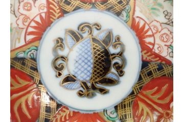 幕末〜明治期　伊万里焼　金襴手　色絵　染付　花桃文　5.4寸皿　約16.5cm　煌びやかで豪華な絵付けの深皿3枚セット(五寸四分、中皿、和食器、和皿)(R-062093)