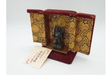 謹作　金工　鈴木幸平　銀製　開眼供養軍　総本山比叡山延暦寺　三面大黒天(共箱無し、厨子付き、仏像、仏具)(R-062095)