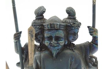 謹作　金工　鈴木幸平　銀製　開眼供養軍　総本山比叡山延暦寺　三面大黒天(共箱無し、厨子付き、仏像、仏具)(R-062095)