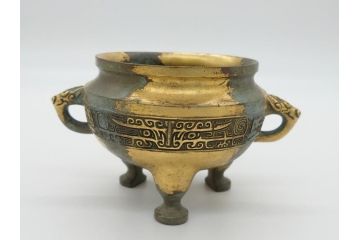 昭和中期　鋳金家　四世　秦蔵六作　嘉禮龍紋敦式　塗金銅香炉(共箱付き、香爐、三つ脚、仏具)(R-062097)
