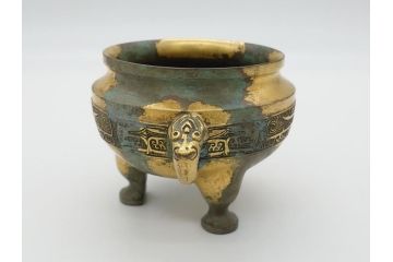 昭和中期　鋳金家　四世　秦蔵六作　嘉禮龍紋敦式　塗金銅香炉(共箱付き、香爐、三つ脚、仏具)(R-062097)
