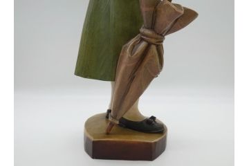 イタリア　ANRI(アンリ)　傘を持つ男　紳士　高さ約52cm　手彫りの温かい味わいが伝わってくる木彫り人形(置物、ウッドドール)(R-062099)