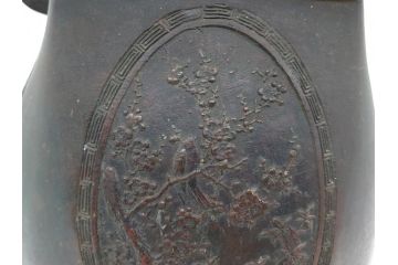 古玩　古銅　龍と梅の図　双耳　経年変化による味わいをお楽しみいただける壺(壷、花器、花瓶、中国?)(R-062100)