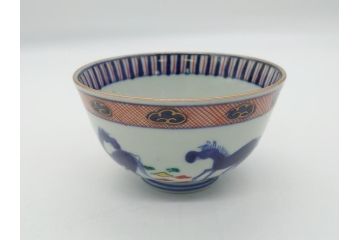 江戸期　大明萬暦年製　古伊万里　色絵　染付　稀少図柄　馬　3.8寸　約11.5cm　生き生きとした馬の絵付けが魅力の蓋付き茶碗2客セット(和食器、三寸八分)(R-062101)