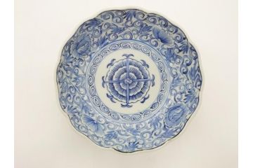 幕末期　伊万里焼　染付　線描き　花唐草文　5寸　約15.5cm　手描きの温かみが感じられる深皿3枚セット(中皿、変形皿、和食器、和皿、五寸)(R-062103)