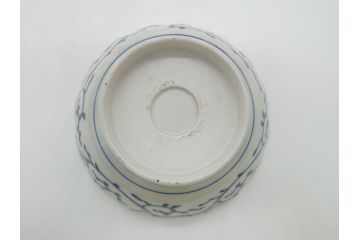 幕末期　伊万里焼　染付　線描き　花唐草文　5寸　約15.5cm　手描きの温かみが感じられる深皿3枚セット(中皿、変形皿、和食器、和皿、五寸)(R-062103)