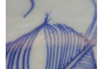 江戸後期　古伊万里　染付　線描　7.3寸　約22cm　一筆一筆丁寧な職人の絵付け技術が光る深鉢(七寸三分、雷紋、花、鳥、変形皿、深皿、輪花鉢、和食器、和皿)(R-062104)