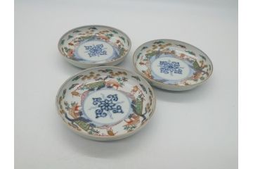 幕末期　伊万里　色絵　染付　金彩　4.5寸皿　約13.5cm　繊細で温かみのある絵付けが魅力の深皿3枚セット(四寸五分、中皿、和食器、和皿)(R-062111)
