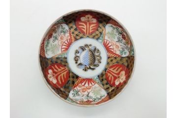 幕末〜明治期　伊万里焼　金襴手　色絵　染付　花桃文　5.4寸皿　約16.5cm　煌びやかで豪華な絵付けの深皿2枚セット(五寸四分、和皿、中皿、和食器)(R-062114)