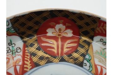 幕末〜明治期　伊万里焼　金襴手　色絵　染付　花桃文　5.4寸皿　約16.5cm　煌びやかで豪華な絵付けの深皿3枚セット(五寸四分、和皿、中皿、和食器)(R-062115)