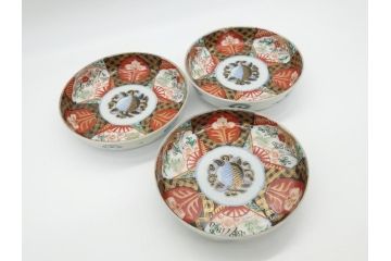 幕末〜明治期　伊万里焼　金襴手　色絵　染付　花桃文　5.4寸皿　約16.5cm　煌びやかで豪華な絵付けの深皿3枚セット(五寸四分、和皿、中皿、和食器)(R-062117)