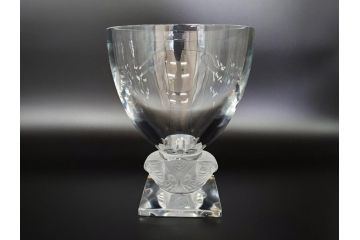 フランス　LALIQUE(ラリック)　梟　物静かに佇むフクロウが印象的なフラワーベース(クリスタル、花瓶、花器、ボウル、鉢、小物入れ、ふくろう)(R-062126)