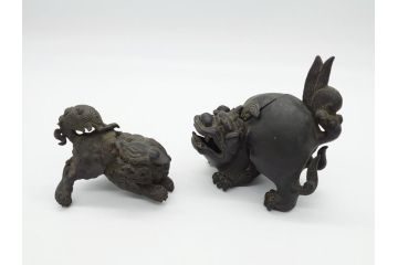 古玩　古銅　香炉　意匠を凝らした彫刻が見事な獅子2体(大、小)(置物、ディスプレイ、仏具、中国?)(R-062139)