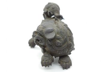 古玩　古銅　香炉　意匠を凝らした彫刻が見事な獅子2体(大、小)(置物、ディスプレイ、仏具、中国?)(R-062139)