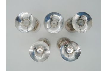純銀　彫金　銀林　銀盃　一つ一つ丁寧な花の彫金が施されたリキュールグラス5客セット(酒器、脚付コップ)(R-062140)