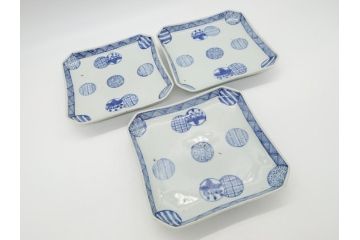 古伊万里　染付　丸紋　隅切り　5.3寸　約16cm　食卓を爽やかに彩る正角皿3客セット(葵、団花紋、五寸三分、変形皿、中皿、和皿、和食器)(R-062141)