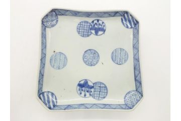 古伊万里　染付　丸紋　隅切り　5.3寸　約16cm　食卓を爽やかに彩る正角皿3客セット(葵、団花紋、五寸三分、変形皿、中皿、和皿、和食器)(R-062141)