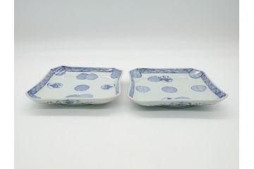 古伊万里　染付　丸紋　隅切り　5.3寸　約16cm　食卓を爽やかに彩る正角皿2客セット(葵、団花紋、五寸三分、変形皿、中皿、和皿、和食器)(R-062143)