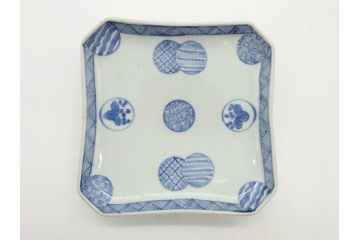 古伊万里　染付　丸紋　隅切り　5.3寸　約16cm　食卓を爽やかに彩る正角皿2客セット(葵、団花紋、五寸三分、変形皿、中皿、和皿、和食器)(R-062143)