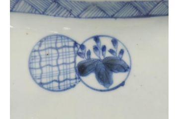 古伊万里　染付　丸紋　隅切り　5.3寸　約16cm　食卓を爽やかに彩る正角皿2客セット(葵、団花紋、五寸三分、変形皿、中皿、和皿、和食器)(R-062143)