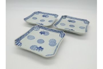 古伊万里　染付　丸紋　隅切り　5.3寸　約16cm　食卓を爽やかに彩る正角皿3客セット(葵、団花紋、五寸三分、変形皿、中皿、和皿、和食器)(R-062144)