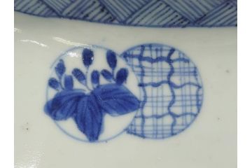 古伊万里　染付　丸紋　隅切り　5.3寸　約16cm　食卓を爽やかに彩る正角皿3客セット(葵、団花紋、五寸三分、変形皿、中皿、和皿、和食器)(R-062144)