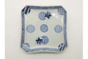 古伊万里　染付　丸紋　隅切り　5.3寸　約16cm　食卓を爽やかに彩る正角皿3客セット(葵、団花紋、五寸三分、変形皿、中皿、和皿、和食器)(R-062145)