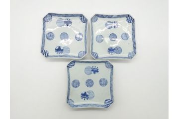 古伊万里　染付　丸紋　隅切り　5.3寸　約16cm　食卓を爽やかに彩る正角皿3客セット(葵、団花紋、五寸三分、変形皿、中皿、和皿、和食器)(R-062146)