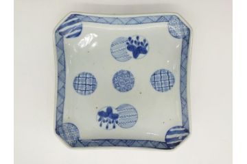 古伊万里　染付　丸紋　隅切り　5.3寸　約16cm　食卓を爽やかに彩る正角皿3客セット(葵、団花紋、五寸三分、変形皿、中皿、和皿、和食器)(R-062146)
