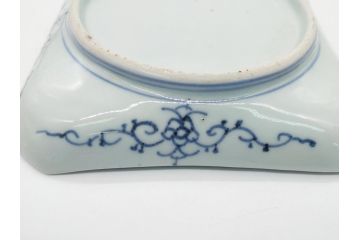 古伊万里　染付　丸紋　隅切り　5.3寸　約16cm　食卓を爽やかに彩る正角皿3客セット(葵、団花紋、五寸三分、変形皿、中皿、和皿、和食器)(R-062146)