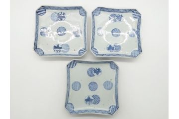 古伊万里　染付　丸紋　隅切り　5.3寸　約16cm　食卓を爽やかに彩る正角皿3客セット(葵、団花紋、五寸三分、変形皿、中皿、和皿、和食器)(R-062147)