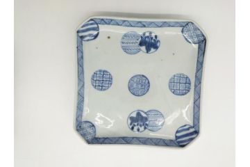 古伊万里　染付　丸紋　隅切り　5.3寸　約16cm　食卓を爽やかに彩る正角皿3客セット(葵、団花紋、五寸三分、変形皿、中皿、和皿、和食器)(R-062147)