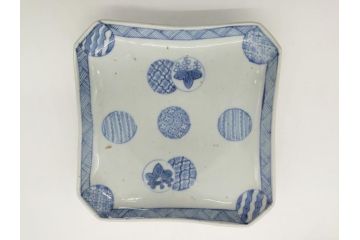 古伊万里　染付　丸紋　隅切り　5.3寸　約16cm　食卓を爽やかに彩る正角皿3客セット(葵、団花紋、五寸三分、変形皿、中皿、和皿、和食器)(R-062147)