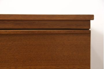 イギリスビンテージ　チーク材　ビューティリティ(Beautility)　木製リングの取っ手がアクセントのサイドボード(サイドキャビネット、リビングボード、収納棚、戸棚、ヴィンテージ)(R-062151)