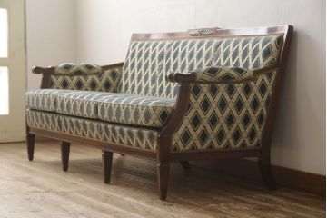 中古　美品　神戸洋家具　メープル不二屋　優雅な佇まいが魅力的な3人掛けソファ(ラウンジソファ、アームソファ、三人掛け、3P)(R-062153)