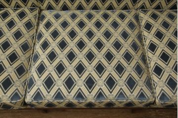 中古　美品　神戸洋家具　メープル不二屋　優雅な佇まいが魅力的な3人掛けソファ(ラウンジソファ、アームソファ、三人掛け、3P)(R-062153)