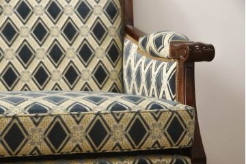 中古　美品　神戸洋家具　メープル不二屋　優雅な佇まいが魅力的な3人掛けソファ(ラウンジソファ、アームソファ、三人掛け、3P)(R-062153)