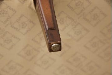 中古　美品　神戸洋家具　メープル不二屋　優雅な佇まいが魅力的な3人掛けソファ(ラウンジソファ、アームソファ、三人掛け、3P)(R-062153)
