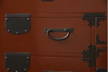 中古　朱塗り　漆塗り　上質な和の空間づくりにおすすめ!!和モダンな民芸チェスト(引き出し、収納タンス、整理たんす、衣装箪笥、和箪笥)(R-062155)