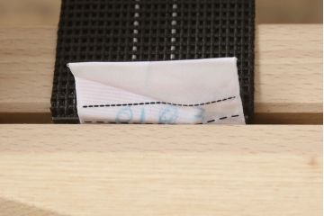 中古　超美品　Cassina(カッシーナ)　ELORO(エローロ)　FY革　本革　洗練されたモダンデザインが格好いい!!メンズライクな空間を演出する2人掛けソファ(2P、二人掛け、クッションソファ、レザーソファ、アームソファ)(定価約170万円)(R-062160)