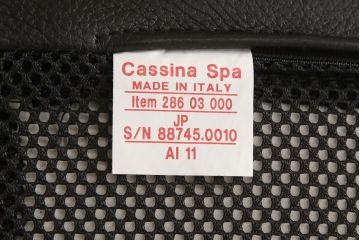 中古　超美品　Cassina(カッシーナ)　ELORO(エローロ)　FY革　本革　洗練されたモダンデザインが格好いい!!メンズライクな空間を演出する2人掛けソファ(2P、二人掛け、クッションソファ、レザーソファ、アームソファ)(定価約170万円)(R-062160)