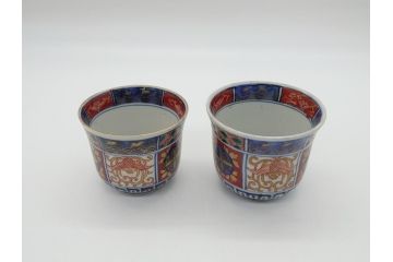 明治期　上手物　伊万里　色絵　お茶の時間を華やかに演出する湯呑み2客セット(大・小)(和食器、茶器、茶道具)(R-062168)