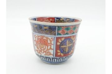明治期　上手物　伊万里　色絵　お茶の時間を華やかに演出する湯呑み2客セット(大・小)(和食器、茶器、茶道具)(R-062169)