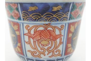 明治期　上手物　伊万里　色絵　お茶の時間を華やかに演出する湯呑み2客セット(大・小)(和食器、茶器、茶道具)(R-062169)