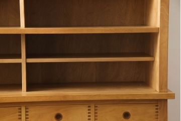 中古　美品　国産家具　和室・洋室どちらにも合う!!和モダンデザインの水屋箪笥(食器棚、収納棚、重ね戸棚、飾り棚、キャビネット)(R-062176)