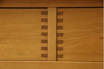 中古　美品　国産家具　和室・洋室どちらにも合う!!和モダンデザインの水屋箪笥(食器棚、収納棚、重ね戸棚、飾り棚、キャビネット)(R-062176)